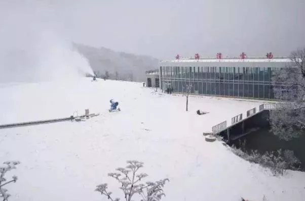 襄陽(yáng)滑雪場(chǎng)在哪里 襄陽(yáng)滑雪場(chǎng)哪個(gè)最好玩