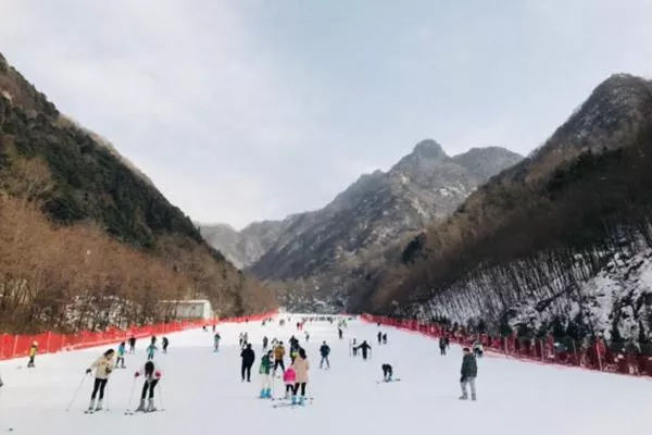 西安白鹿原滑雪場(chǎng)和翠華山滑雪場(chǎng)哪個(gè)好