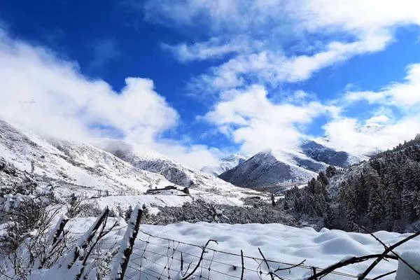 成都周邊滑雪場(chǎng)門(mén)票價(jià)格及地址