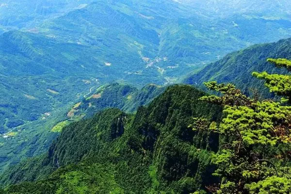 成都哪里爬山風(fēng)景好 六大必去爬山景點