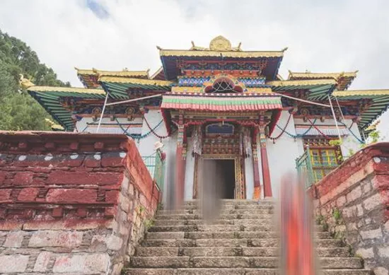 喇嘛嶺寺在哪里  林芝喇嘛嶺寺旅游