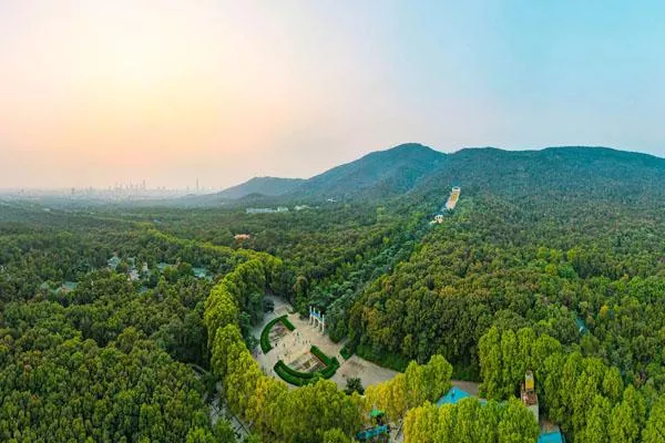 南京春季爬山旅游最佳去處