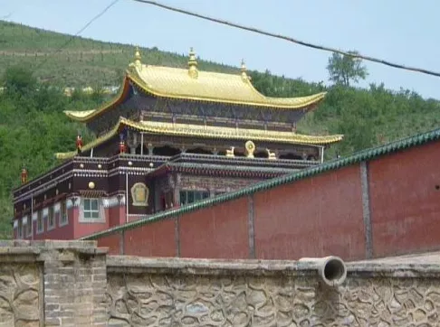 塔爾古寺在哪里 塔爾古寺旅游攻略