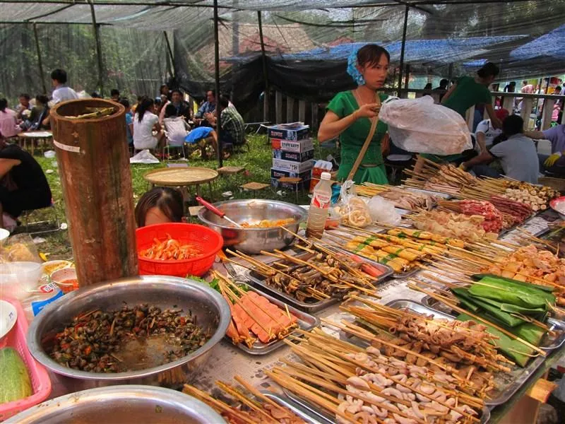 西雙版納有什么好玩的景點 西雙版納有什么好吃的特色美食