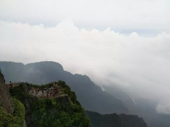 峨眉山有哪些景點(diǎn) 峨眉山有哪些寺廟