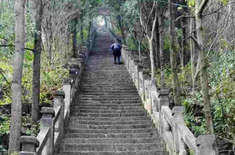 成都爬山好去處 2017成都爬山的好地方