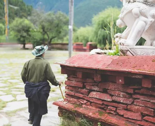 喇嘛嶺寺在哪里  林芝喇嘛嶺寺旅游