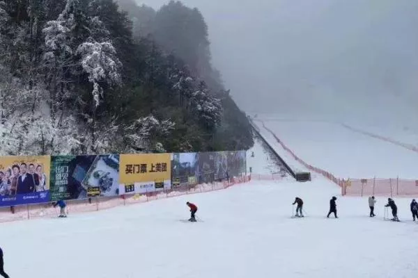 杭州大明山萬松嶺滑雪場攻略 好玩嗎