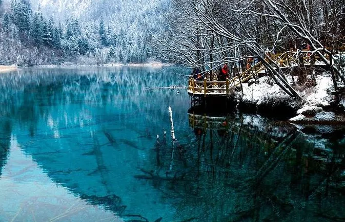 九寨溝下雪了嗎現(xiàn)在 九寨溝冬天適合去嗎