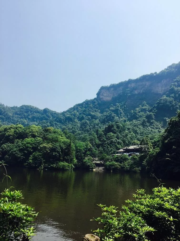 大學畢業(yè)去四川旅游有哪些好玩的地方