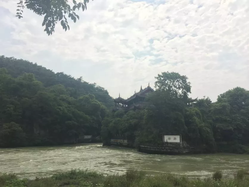 大學畢業(yè)去四川旅游有哪些好玩的地方